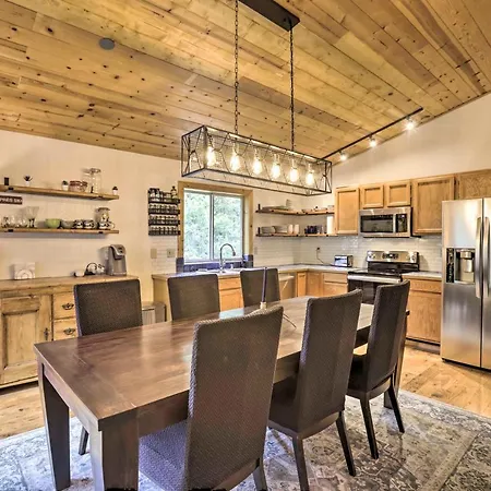 Modern Mountain Chalet Near Donner Lake!